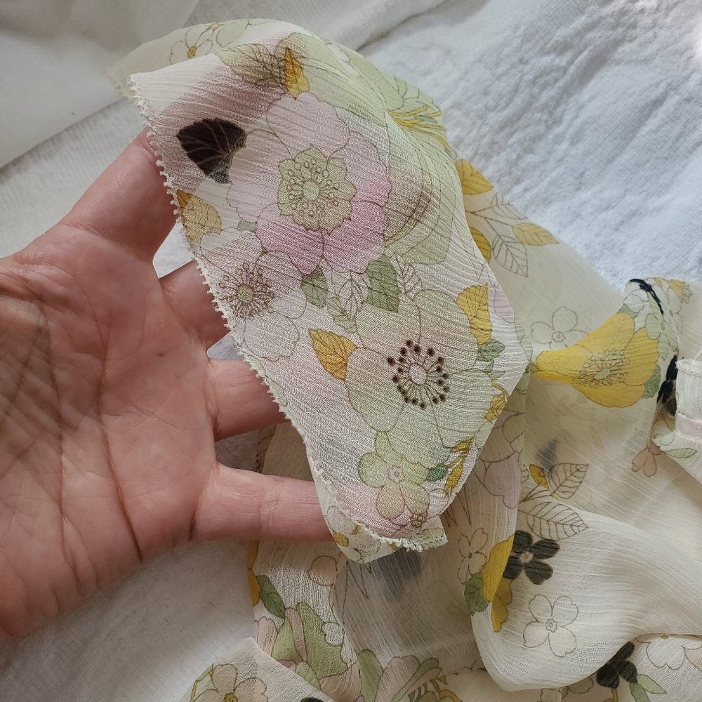 LC Lauren Conrad Floral Top - Picture 5 of 7
